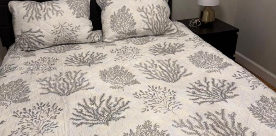 Condo in Miami Beach, Florida, 1 bedroom  № 2043304