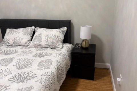 Condo in Miami Beach, Florida, 1 bedroom  № 2043304 - photo 3