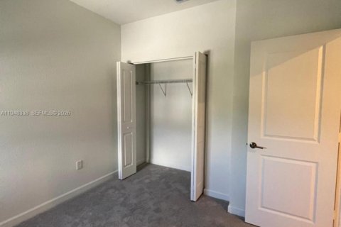 House in Homestead, Florida 3 bedrooms, 129.41 sq.m. № 2152977 - photo 14