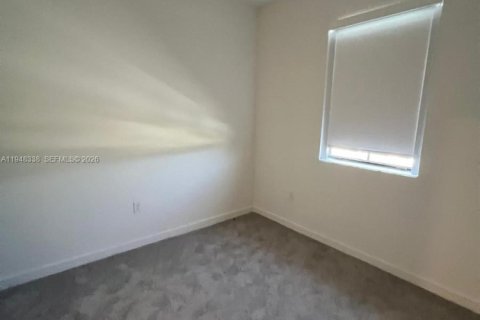 House in Homestead, Florida 3 bedrooms, 129.41 sq.m. № 2152977 - photo 13