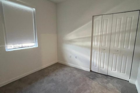 House in Homestead, Florida 3 bedrooms, 129.41 sq.m. № 2152977 - photo 12