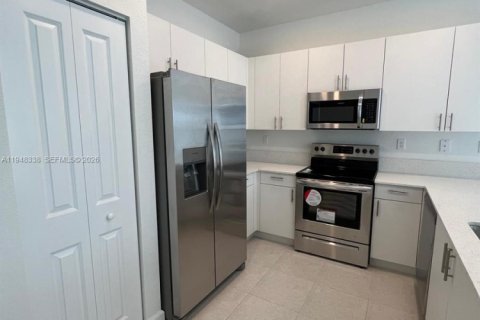 House in Homestead, Florida 3 bedrooms, 129.41 sq.m. № 2152977 - photo 21