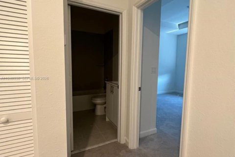 House in Homestead, Florida 3 bedrooms, 129.41 sq.m. № 2152977 - photo 23