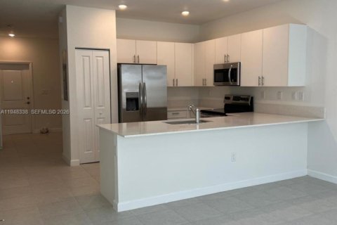 House in Homestead, Florida 3 bedrooms, 129.41 sq.m. № 2152977 - photo 16
