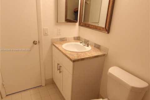 Снять в аренду кондоминиум в Катлер-Бей, Флорида 2 спальни, 103.4м2, № 1953834 - фото 26