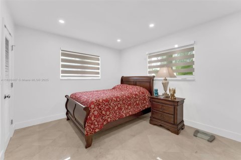 Casa en venta en Miami Lakes, Florida, 3 dormitorios, 121.42 m2 № 1806487 - foto 12