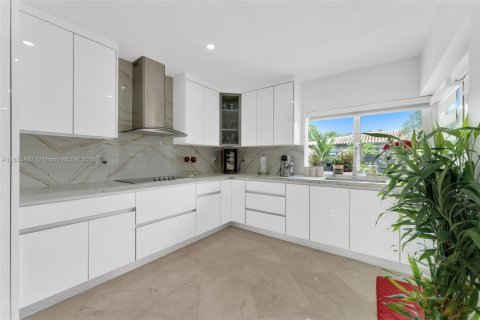 Casa en venta en Miami Lakes, Florida, 3 dormitorios, 121.42 m2 № 1806487 - foto 8