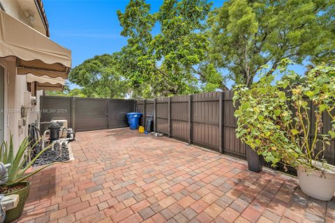 Casa en venta en Miami Lakes, Florida, 3 dormitorios, 121.42 m2 № 1806487 - foto 29