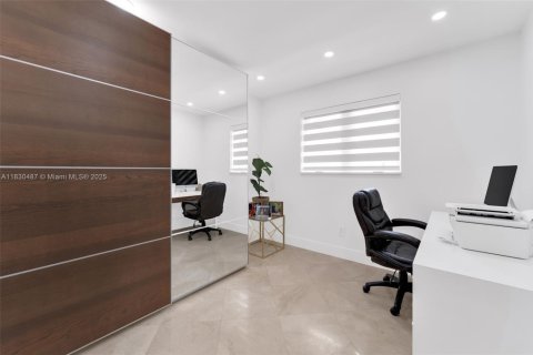 Casa en venta en Miami Lakes, Florida, 3 dormitorios, 121.42 m2 № 1806487 - foto 14