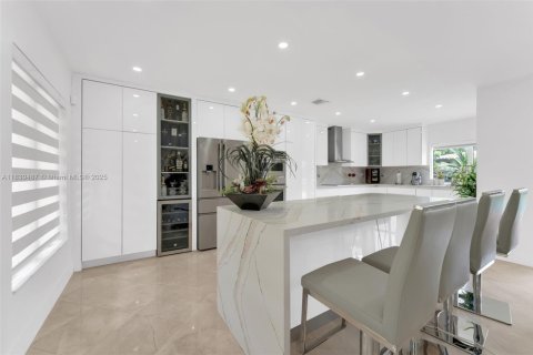 Casa en venta en Miami Lakes, Florida, 3 dormitorios, 121.42 m2 № 1806487 - foto 10