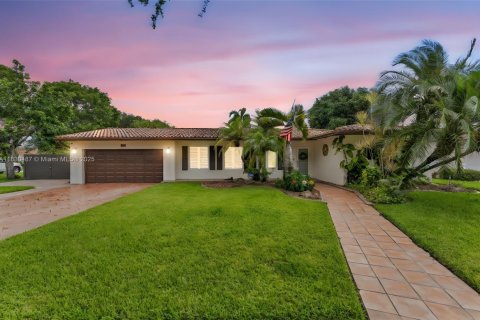 Casa en venta en Miami Lakes, Florida, 3 dormitorios, 121.42 m2 № 1806487 - foto 1