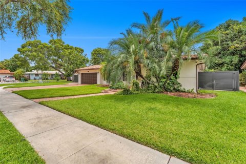 Casa en venta en Miami Lakes, Florida, 3 dormitorios, 121.42 m2 № 1806487 - foto 4