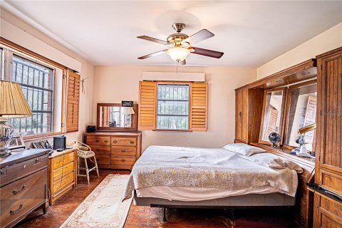 Casa en venta en Lake Wales, Florida, 6 dormitorios, 519.23 m2 № 1539934 - foto 16
