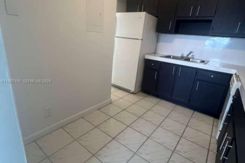 Copropriété à louer à North Miami Beach, Floride: 1 chambre, 73.39 m2 № 2063401 - photo 4