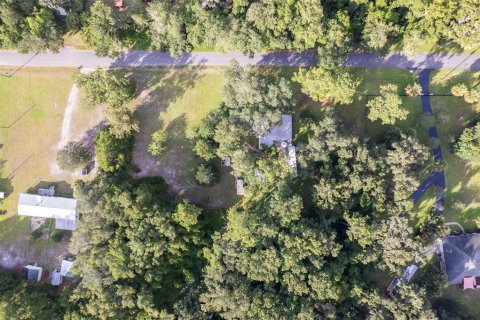 House in San Mateo, Florida 2 bedrooms, 175.4 sq.m. № 1883182 - photo 9