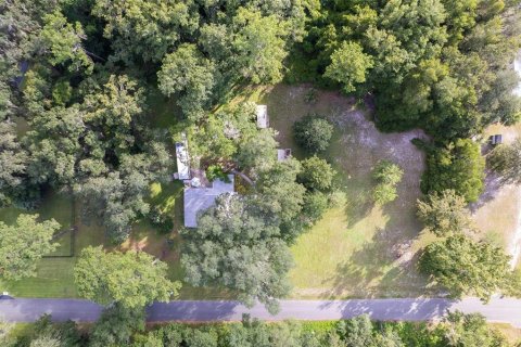 House in San Mateo, Florida 2 bedrooms, 175.4 sq.m. № 1883182 - photo 4