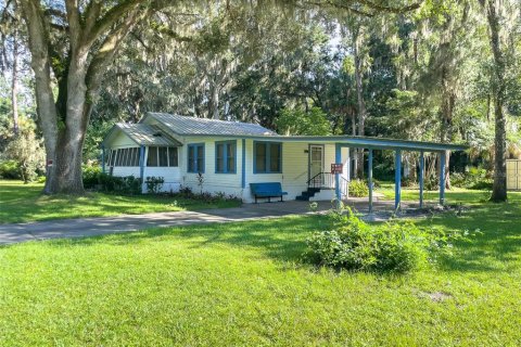 House in San Mateo, Florida 2 bedrooms, 175.4 sq.m. № 1883182 - photo 1