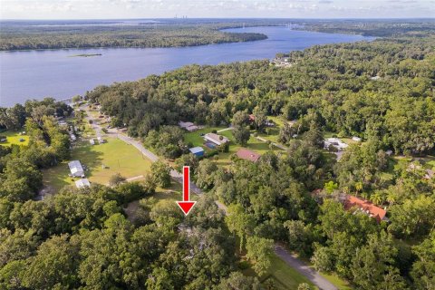 House in San Mateo, Florida 2 bedrooms, 175.4 sq.m. № 1883182 - photo 3