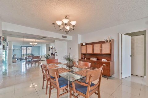 Condominio en venta en Hollywood, Florida, 2 dormitorios, 113.43 m2 № 1868052 - foto 6