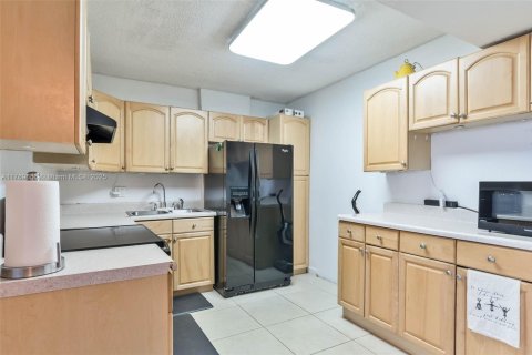 Condominio en venta en Hollywood, Florida, 2 dormitorios, 113.43 m2 № 1868052 - foto 8