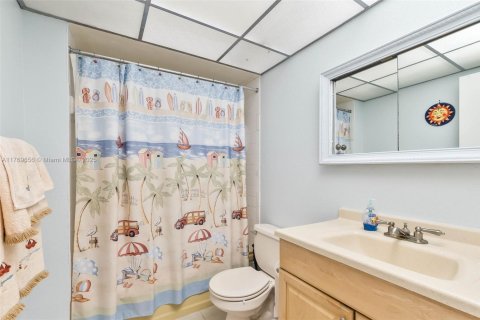 Condominio en venta en Hollywood, Florida, 2 dormitorios, 113.43 m2 № 1868052 - foto 17