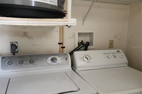 Condo in Englewood, Florida, 2 bedrooms  № 1616046 - photo 24