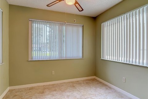 House in Orange City, Florida 3 bedrooms, 172.05 sq.m. № 2200759 - photo 25