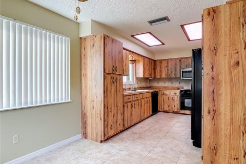 House in Orange City, Florida 3 bedrooms, 172.05 sq.m. № 2200759 - photo 26