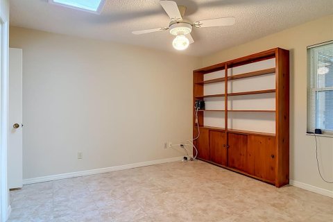 House in Orange City, Florida 3 bedrooms, 172.05 sq.m. № 2200759 - photo 30