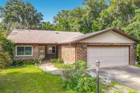 House in Orange City, Florida 3 bedrooms, 172.05 sq.m. № 2200759 - photo 5