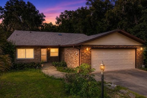 House in Orange City, Florida 3 bedrooms, 172.05 sq.m. № 2200759 - photo 3