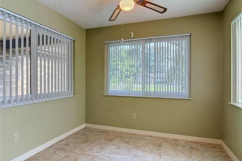 House in Orange City, Florida 3 bedrooms, 172.05 sq.m. № 2200759 - photo 24