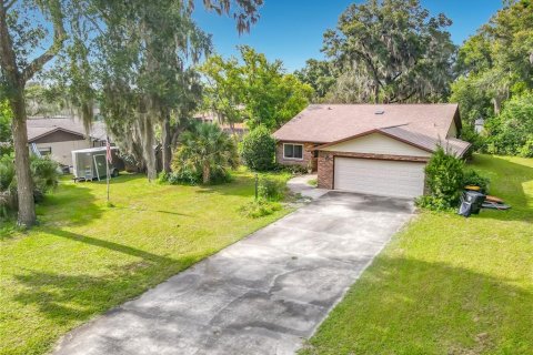 House in Orange City, Florida 3 bedrooms, 172.05 sq.m. № 2200759 - photo 4