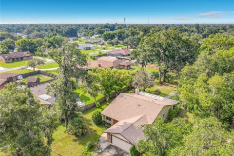 House in Orange City, Florida 3 bedrooms, 172.05 sq.m. № 2200759 - photo 8