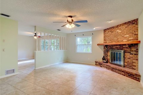 House in Orange City, Florida 3 bedrooms, 172.05 sq.m. № 2200759 - photo 21
