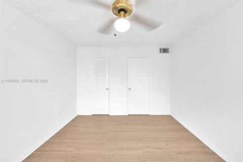 Condo in Sunrise, Florida, 1 bedroom  № 2046766 - photo 8