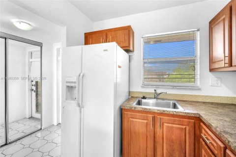 Condo in Sunrise, Florida, 1 bedroom  № 2046766