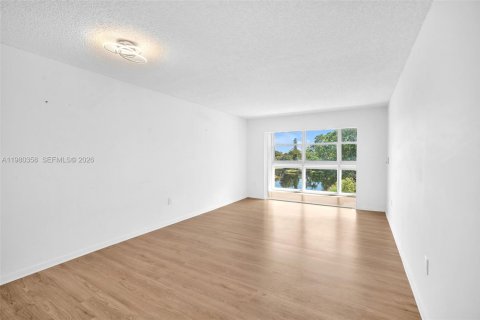 Condo in Sunrise, Florida, 1 bedroom  № 2046766 - photo 23