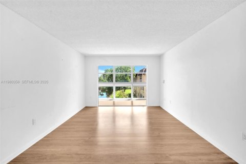 Condo in Sunrise, Florida, 1 bedroom  № 2046766 - photo 6