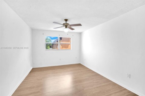 Condo in Sunrise, Florida, 1 bedroom  № 2046766 - photo 5