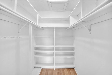 Condo in Sunrise, Florida, 1 bedroom  № 2046766 - photo 21