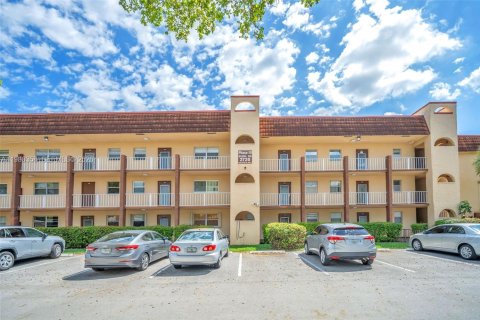 Condo in Sunrise, Florida, 1 bedroom  № 2046766 - photo 15