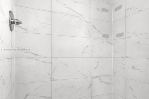 Condo in Sunrise, Florida, 1 bedroom  № 2046766 - photo 7