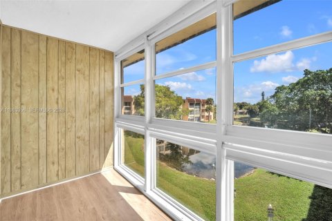 Condo in Sunrise, Florida, 1 bedroom  № 2046766 - photo 3
