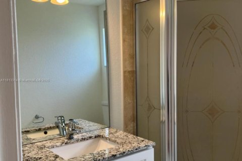 Снять в аренду таунхаус в Помпано-Бич, Флорида 3 спальни, 120.77м2, № 1760937 - фото 7