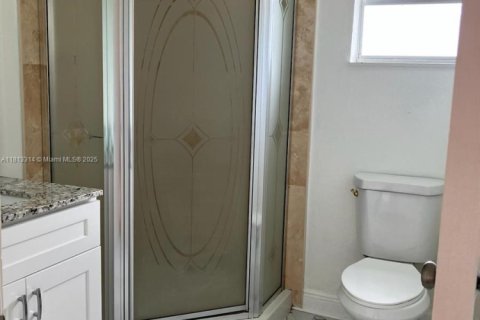 Снять в аренду таунхаус в Помпано-Бич, Флорида 3 спальни, 120.77м2, № 1760937 - фото 8