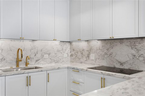 Copropriété à vendre à Tampa, Floride: 3 chambres, 261.52 m2 № 2128319 - photo 11