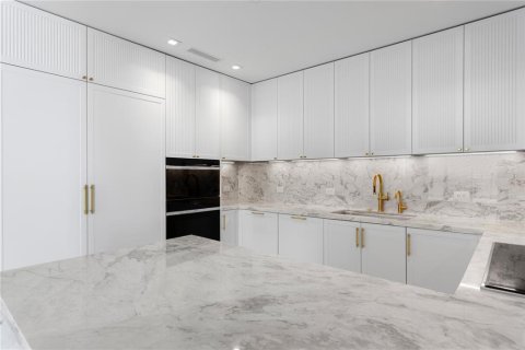 Copropriété à vendre à Tampa, Floride: 3 chambres, 261.52 m2 № 2128319 - photo 12