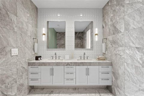 Copropriété à vendre à Tampa, Floride: 3 chambres, 261.52 m2 № 2128319 - photo 25