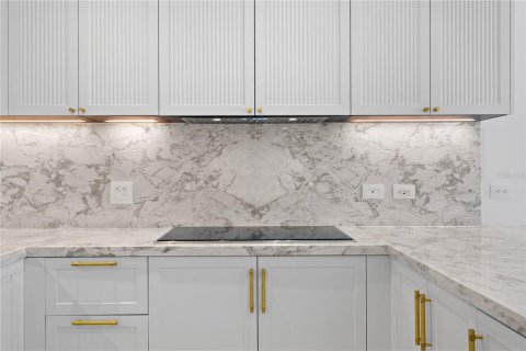 Copropriété à vendre à Tampa, Floride: 3 chambres, 261.52 m2 № 2128319 - photo 14